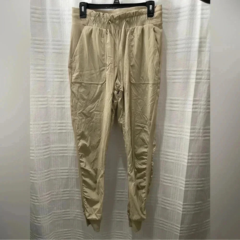 Lululemon lined studio dance pants joggers tan size 8